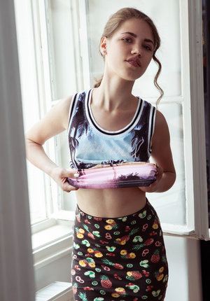 18 year old girl receives open mouth facial after being deflowered